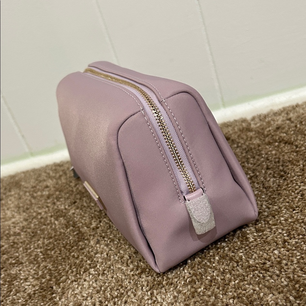 Kate Spade Carter Nylon Cosmetic Pouch in Lavender Smoke NWT - Picture 4 of 7